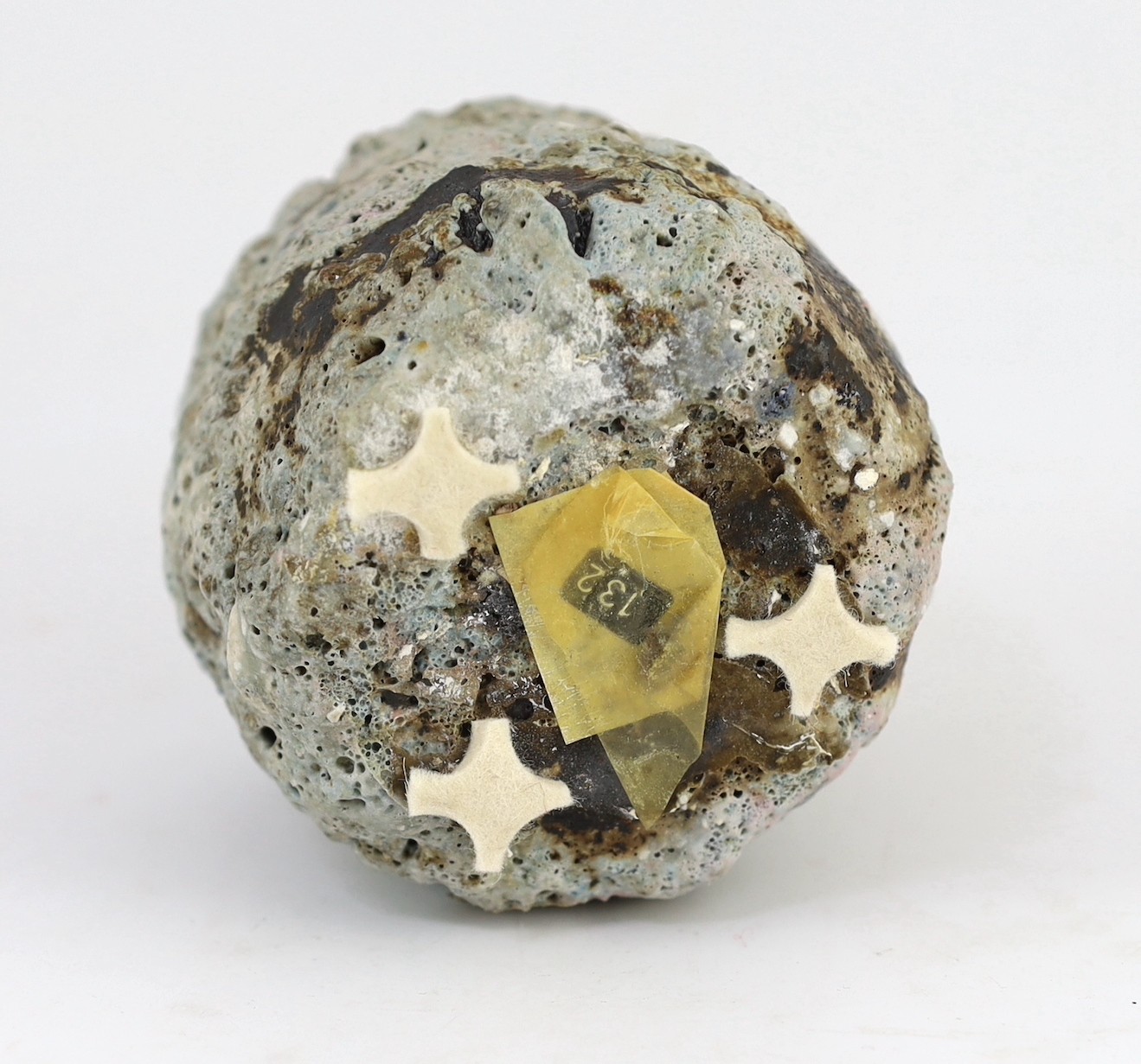 Ewen Henderson (1934-2000), a hand-built mixed laminated clay unomi, 9.4cm high